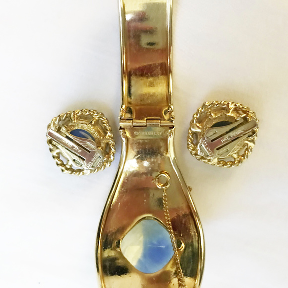 SARAH COVENTRY Rare Gold Bracelet & Earrings Set - Picture 5 of 8